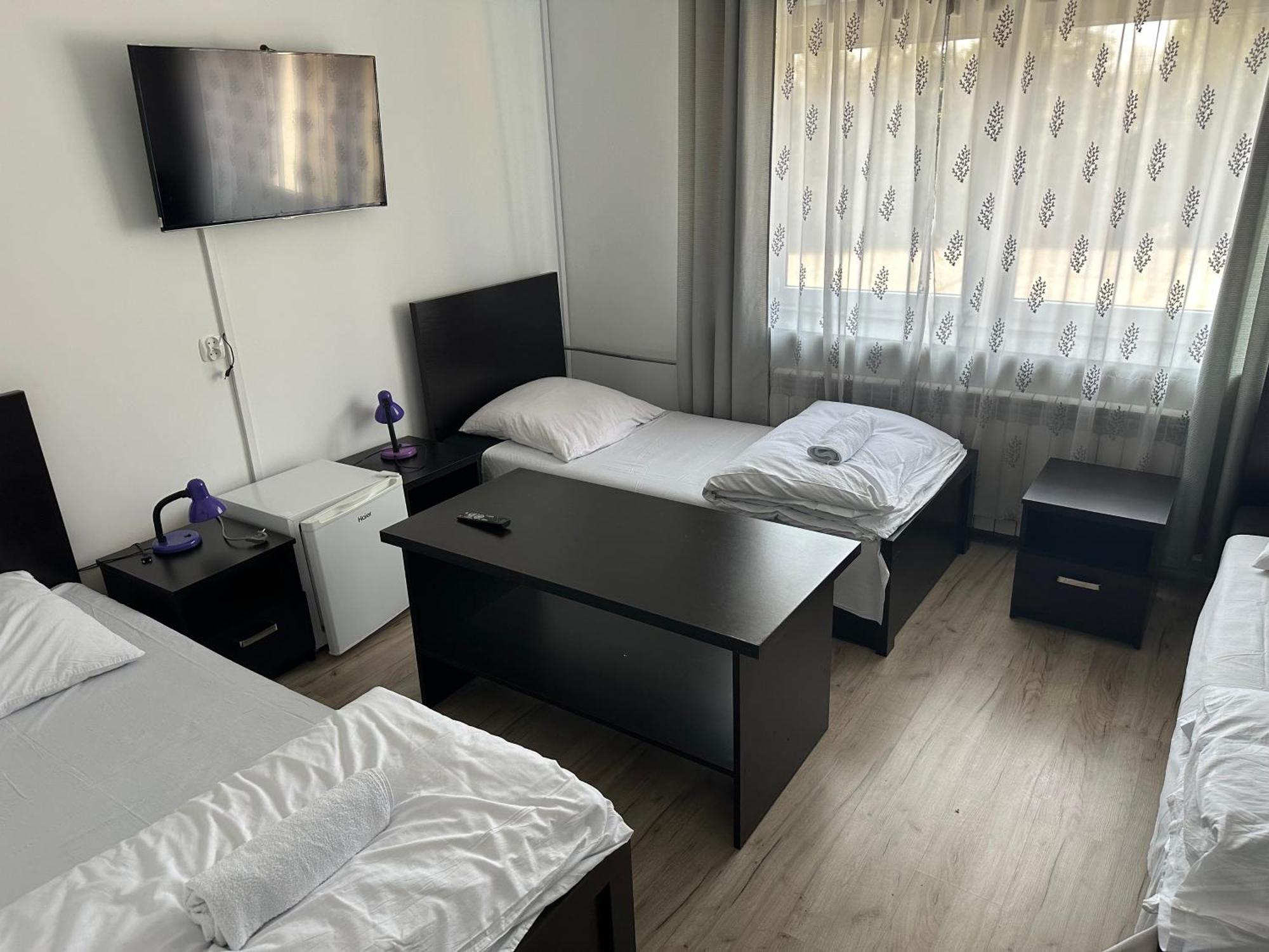 Dukat Hotel Horyniec Exterior foto